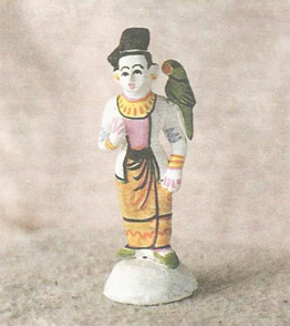 Народная глиняная игрушка Пагана - Женщина с попугаем